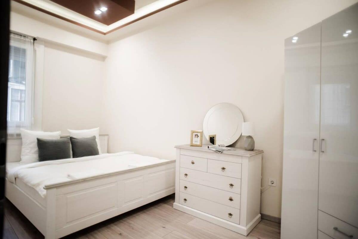 New Luxury Apartment In The Center With A/C Budapesta Exterior foto
