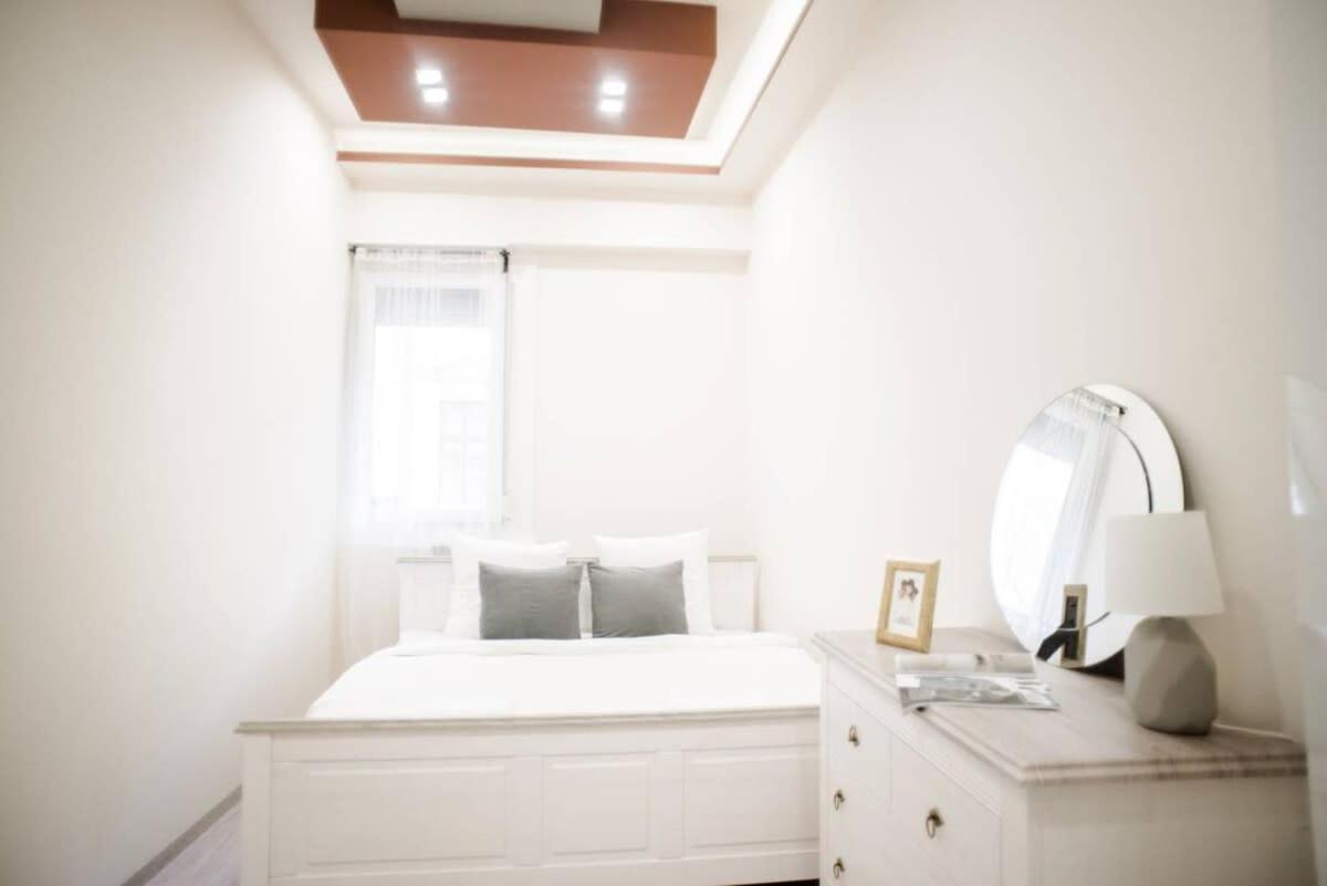 New Luxury Apartment In The Center With A/C Budapesta Exterior foto