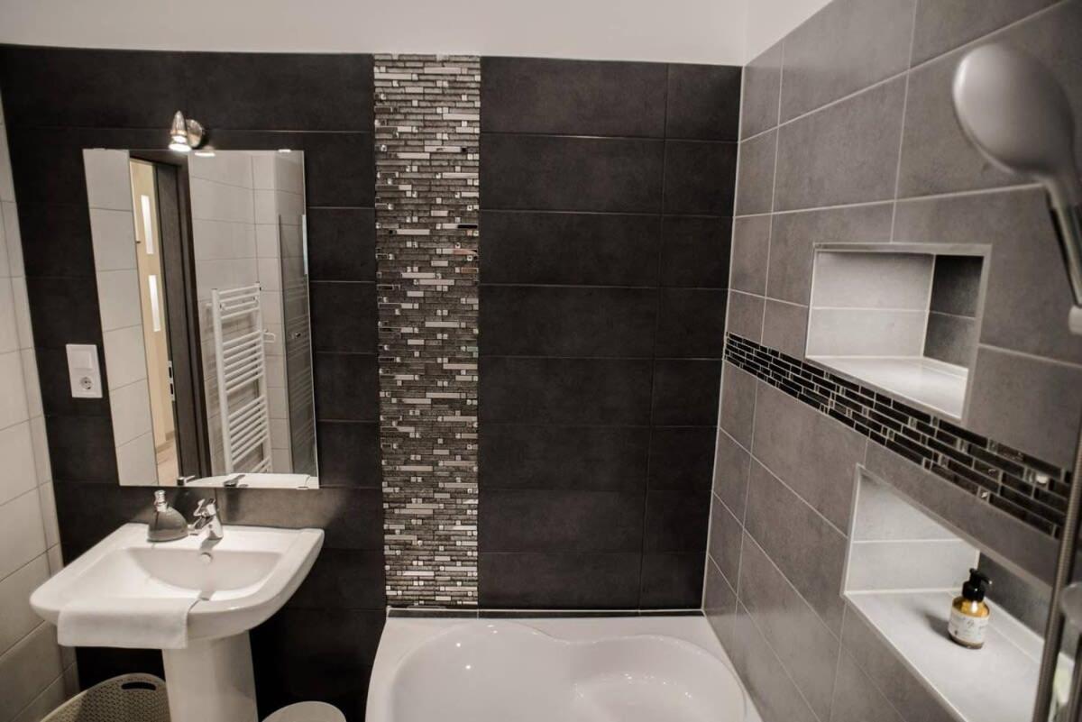 New Luxury Apartment In The Center With A/C Budapesta Exterior foto